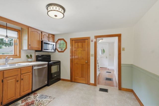 7 Linden Street, Ashland, MA 01721
