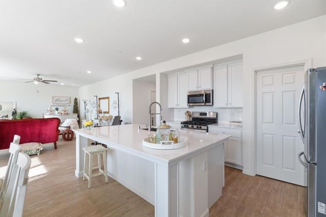 1617 N Filbert Avenue, Fresno, CA 93727