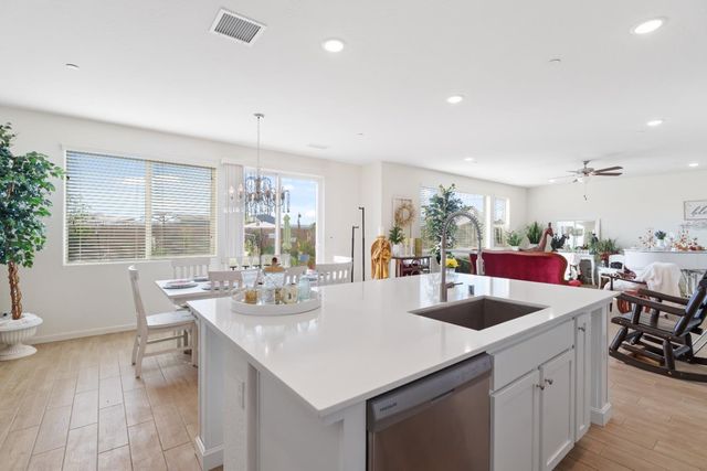 1617 N Filbert Avenue, Fresno, CA 93727