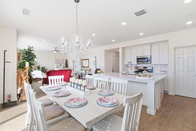 1617 N Filbert Avenue, Fresno, CA 93727