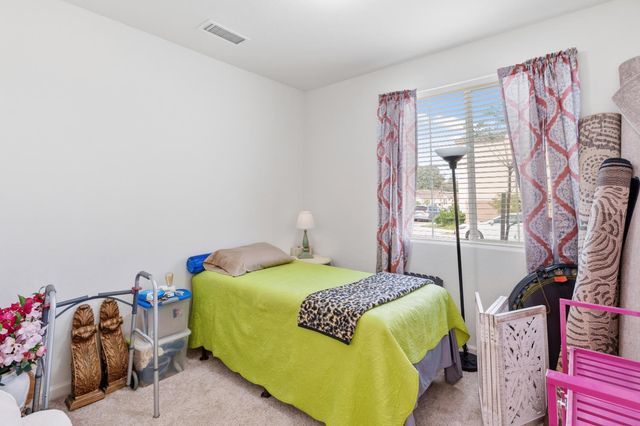 1617 N Filbert Avenue, Fresno, CA 93727