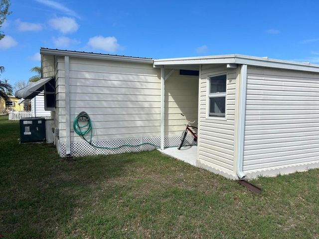 8 Grande Camino Place, Fort Pierce, FL 34951