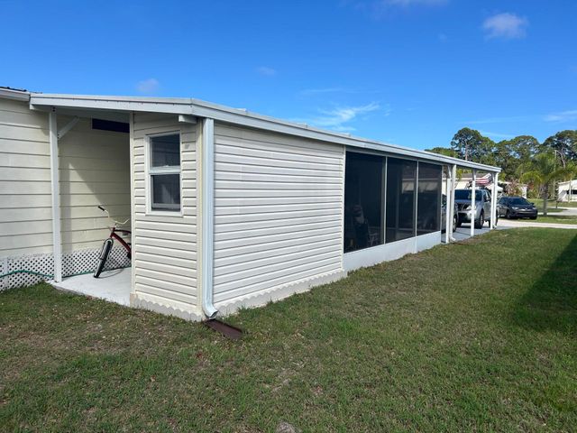 8 Grande Camino Place, Fort Pierce, FL 34951