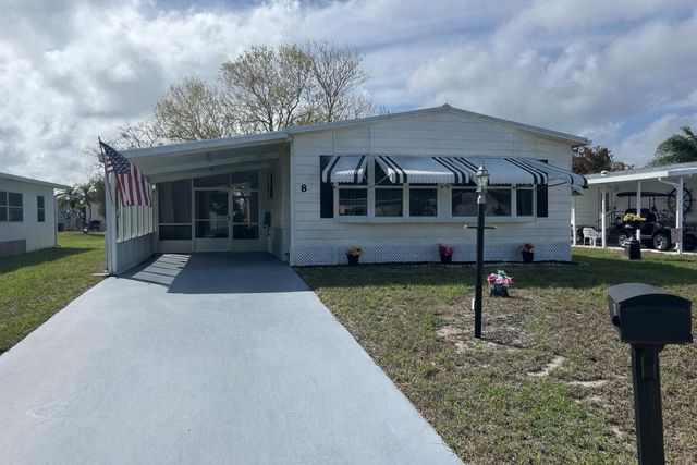 8 Grande Camino Place, Fort Pierce, FL 34951