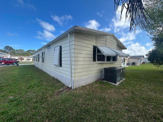 8 Grande Camino Place, Fort Pierce, FL 34951