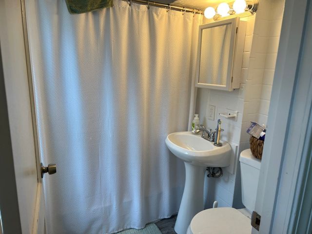21 Siren St A, Winthrop, MA 02152