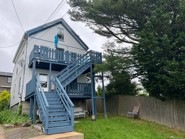 21 Siren St A, Winthrop, MA 02152