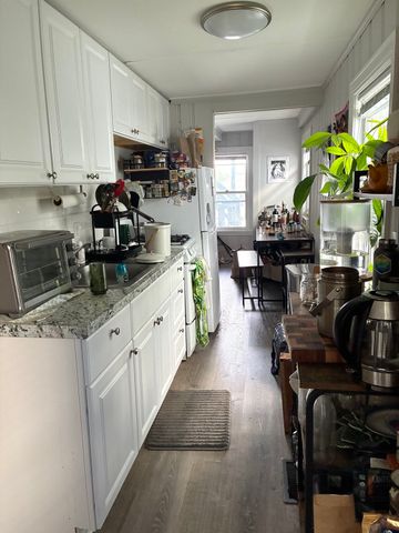 21 Siren St A, Winthrop, MA 02152