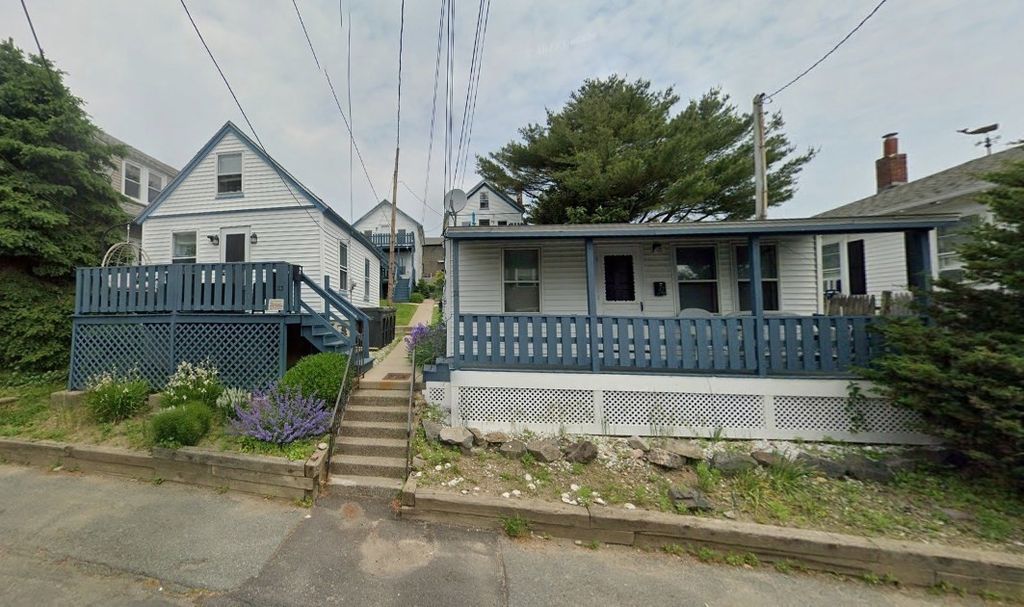 21 Siren St A, Winthrop, MA 02152