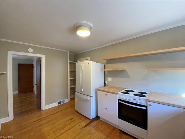 2135 Griffith Road, Winston-salem, NC 27103