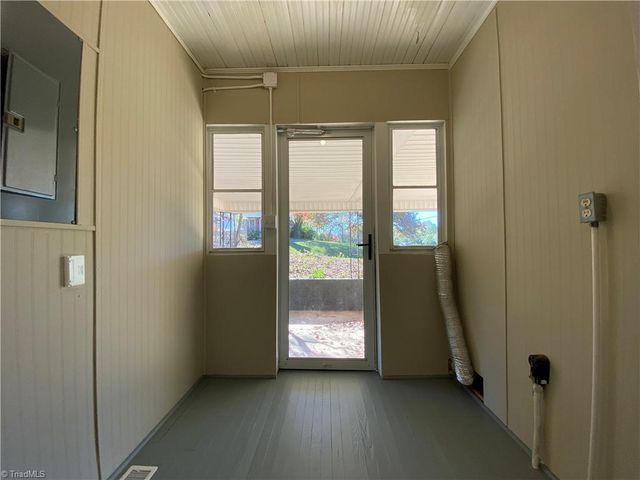 2135 Griffith Road, Winston-salem, NC 27103