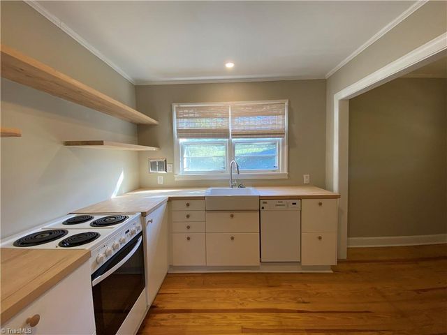 2135 Griffith Road, Winston-salem, NC 27103