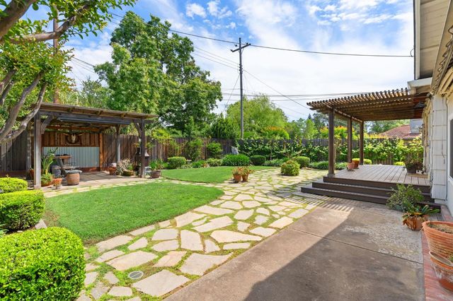 5510 Hesper Way, Carmichael, CA 95608