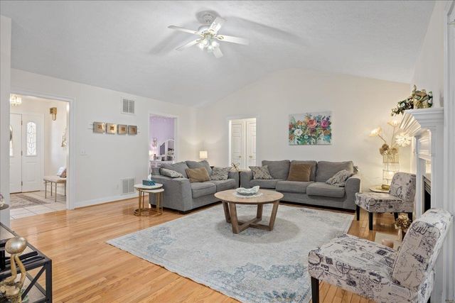 2915 BARRINGTON DR, Rockingham, VA 22801