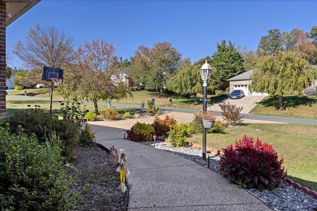 2915 BARRINGTON DR, Rockingham, VA 22801