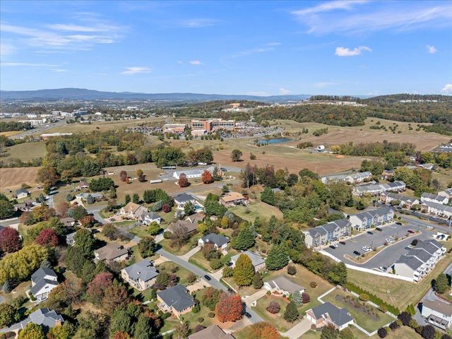 2915 BARRINGTON DR, Rockingham, VA 22801