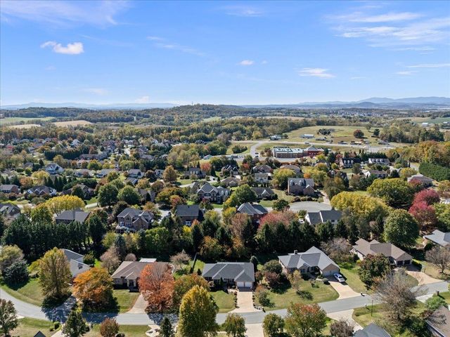 2915 BARRINGTON DR, Rockingham, VA 22801