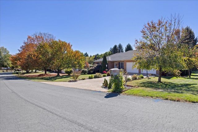 2915 BARRINGTON DR, Rockingham, VA 22801