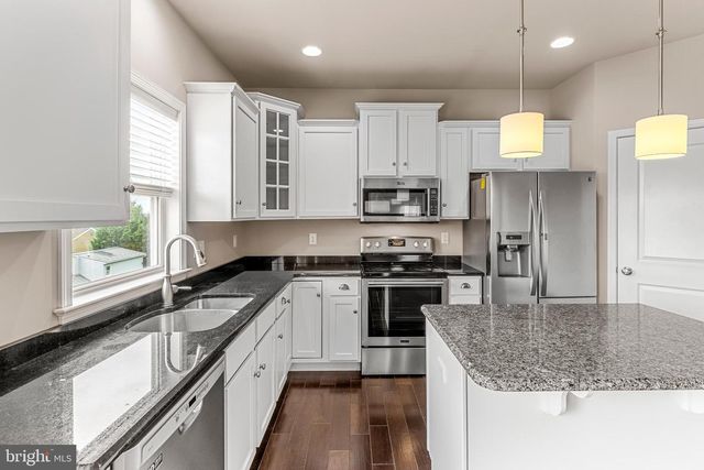 3937 ARCHER LN, Columbia, PA 17512