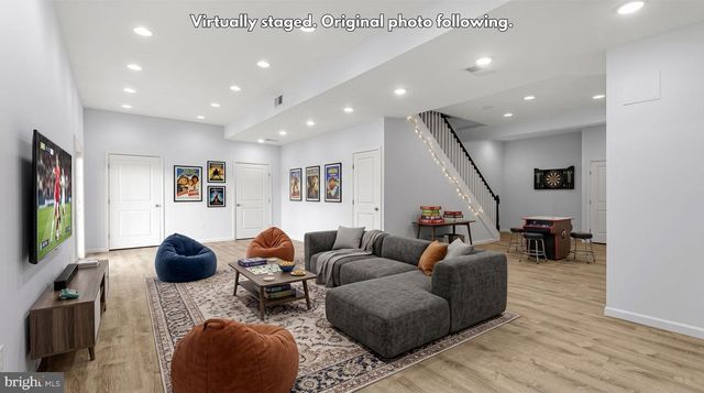 3937 ARCHER LN, Columbia, PA 17512
