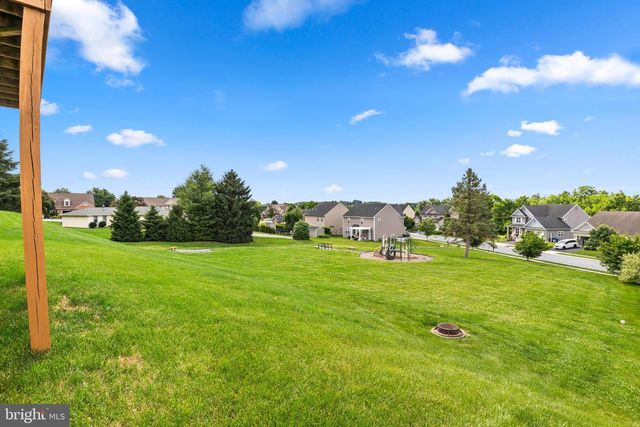 3937 ARCHER LN, Columbia, PA 17512