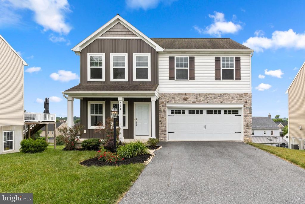 3937 ARCHER LN, Columbia, PA 17512