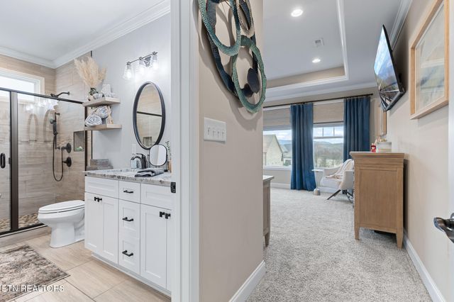 1632 Cascading Falls Lane, Sevierville, TN 37876