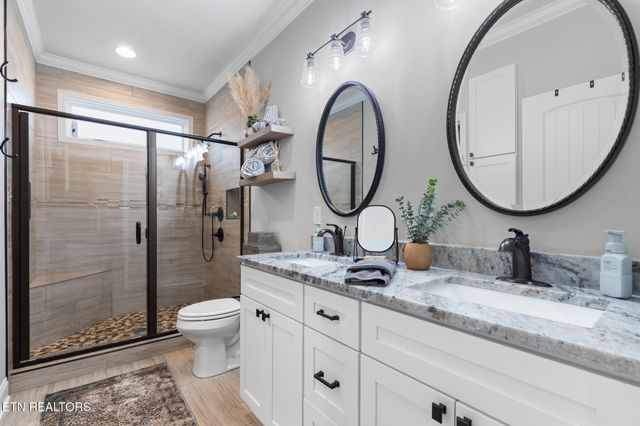 1632 Cascading Falls Lane, Sevierville, TN 37876