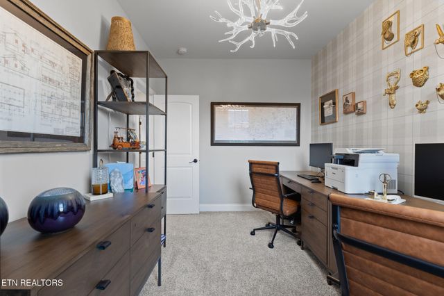 1632 Cascading Falls Lane, Sevierville, TN 37876