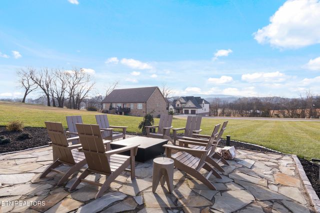 1632 Cascading Falls Lane, Sevierville, TN 37876