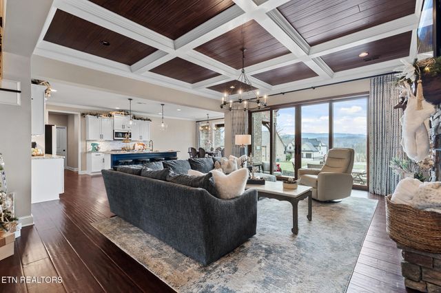 1632 Cascading Falls Lane, Sevierville, TN 37876