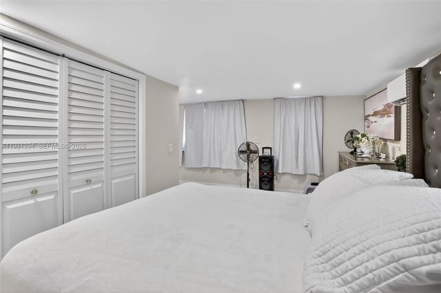 3220 NW 2nd Street, Lauderhill, FL 33311