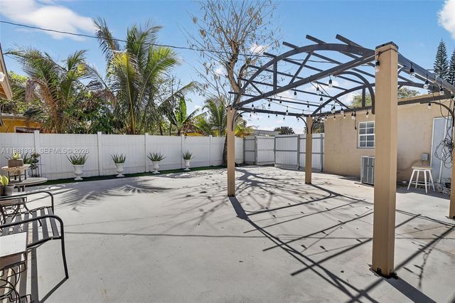 3220 NW 2nd Street, Lauderhill, FL 33311