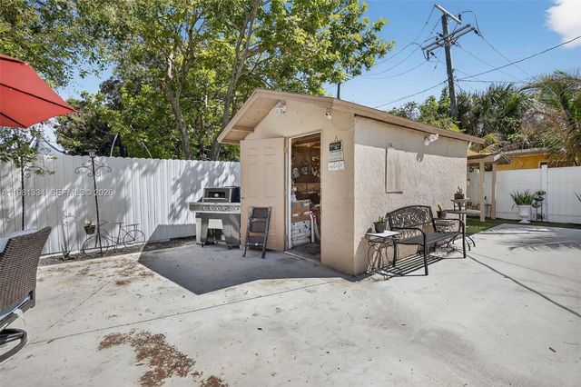3220 NW 2nd Street, Lauderhill, FL 33311