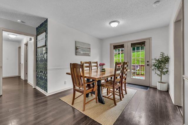 1019 Hedge Apple Dr, Clarksville, TN 37040