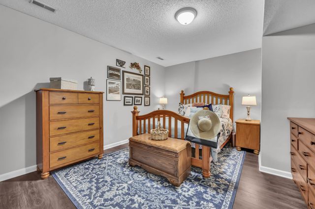 1019 Hedge Apple Dr, Clarksville, TN 37040