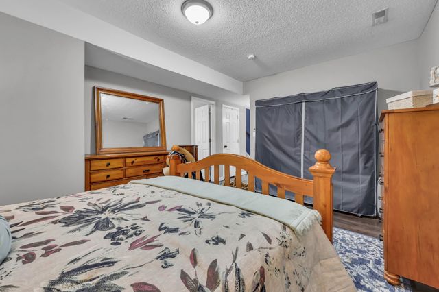 1019 Hedge Apple Dr, Clarksville, TN 37040