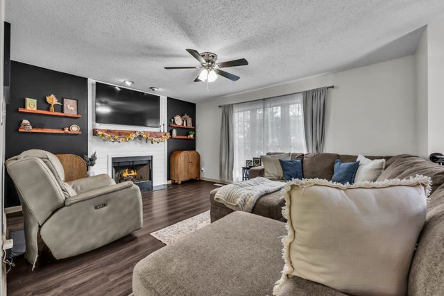 1019 Hedge Apple Dr, Clarksville, TN 37040