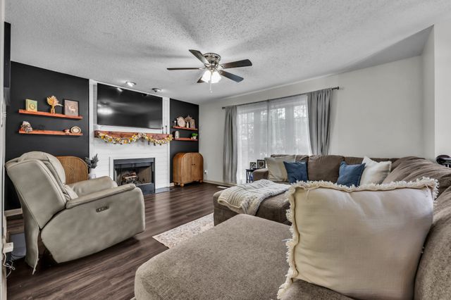 1019 Hedge Apple Dr, Clarksville, TN 37040