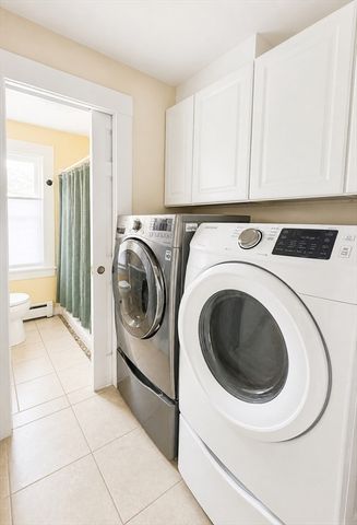 27 Holyoke St, Easthampton, MA 01027