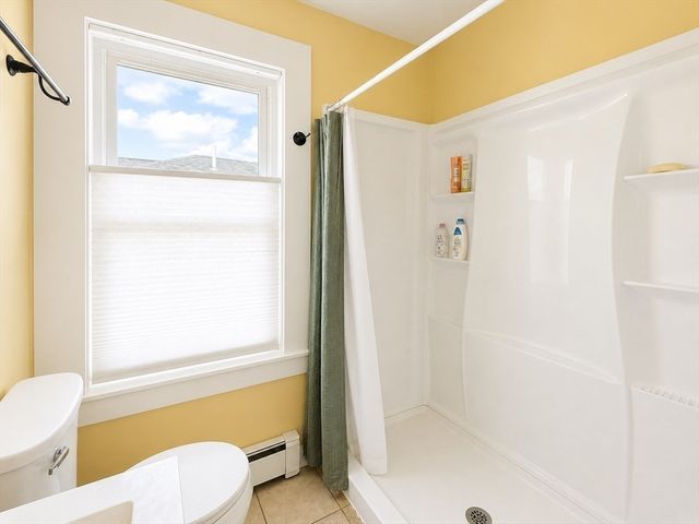 27 Holyoke St, Easthampton, MA 01027