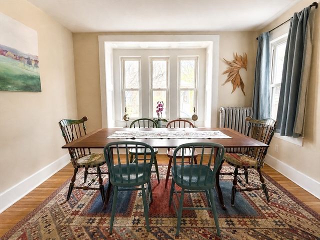 27 Holyoke St, Easthampton, MA 01027