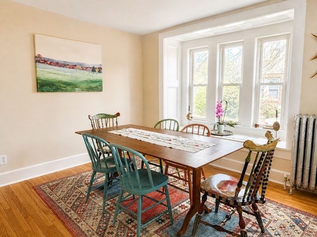 27 Holyoke St, Easthampton, MA 01027