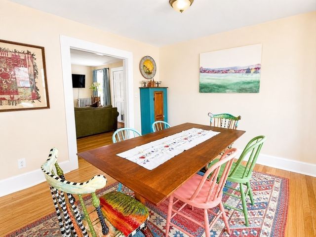 27 Holyoke St, Easthampton, MA 01027