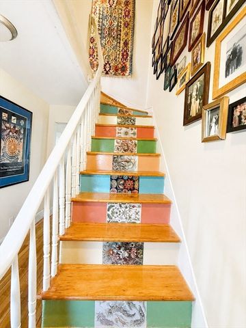 27 Holyoke St, Easthampton, MA 01027