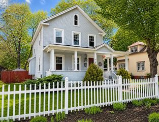 27 Holyoke St, Easthampton, MA 01027