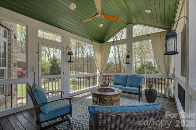 16915 Turtle Point Road, Charlotte, NC 28278