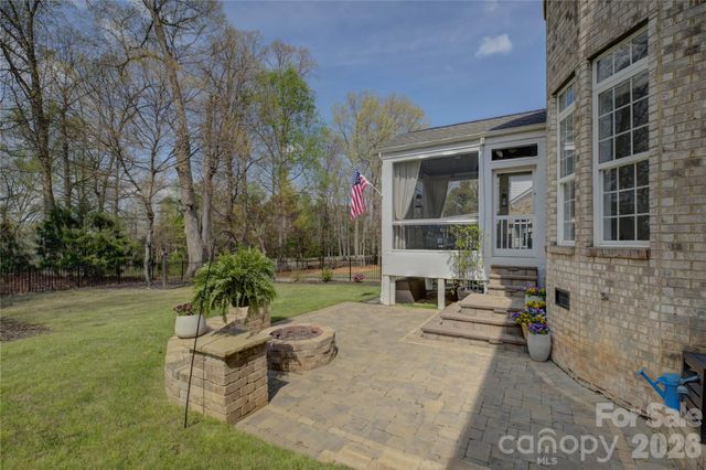 16915 Turtle Point Road, Charlotte, NC 28278