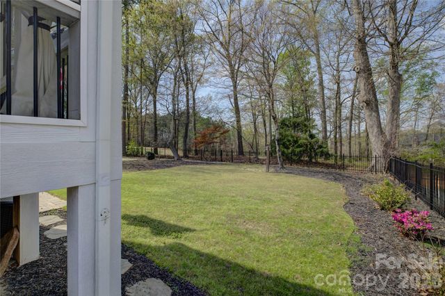 16915 Turtle Point Road, Charlotte, NC 28278