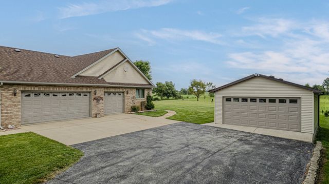 25111 S 104th Avenue, Frankfort, IL 60423